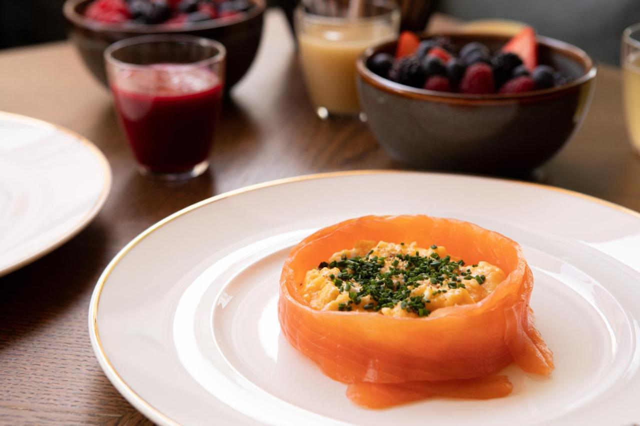 The Balmoral Hotel Edimburgo Esterno foto Salmon and scrambled egg