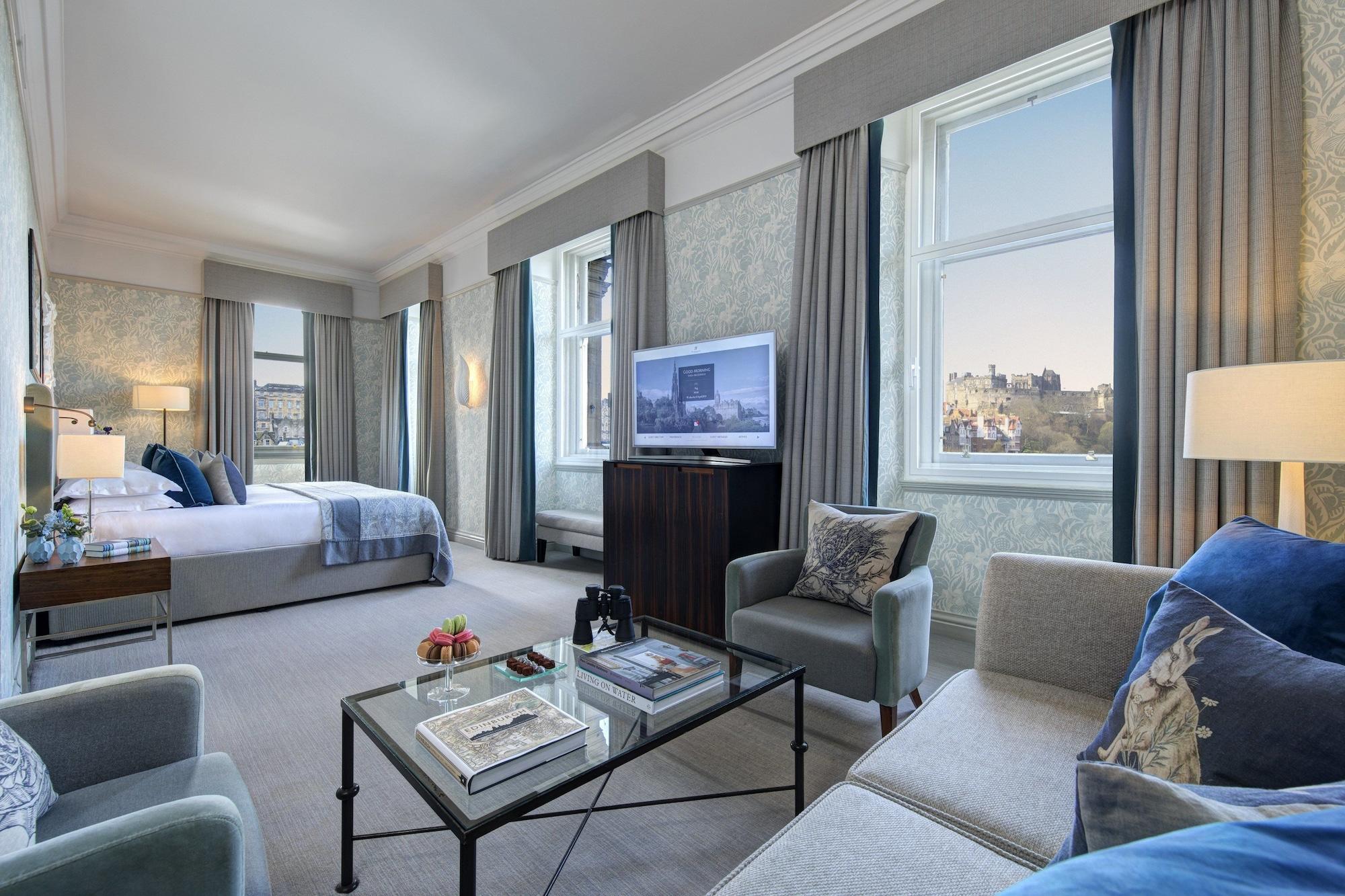The Balmoral Hotel Edimburgo Esterno foto A suite at the hotel