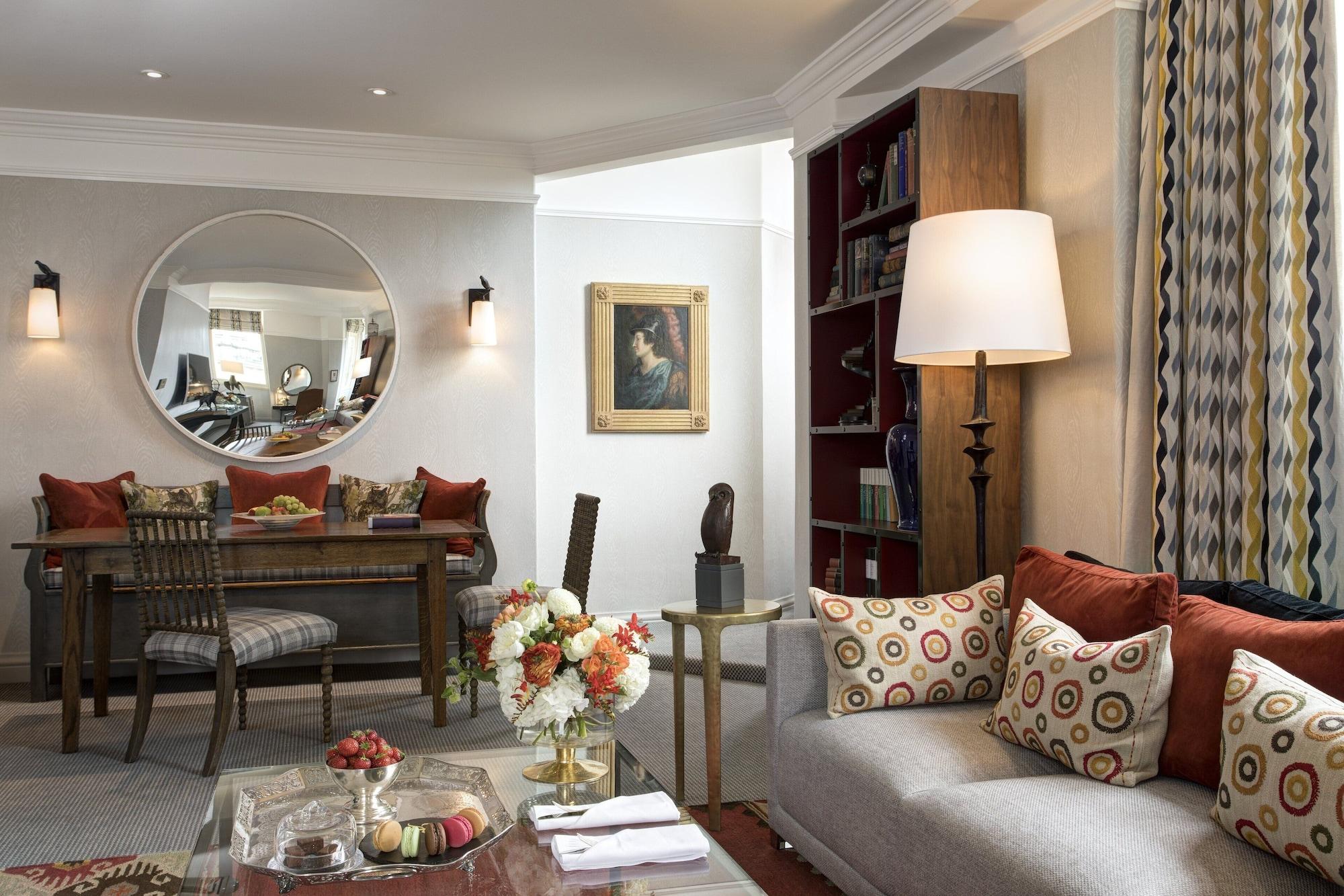 The Balmoral Hotel Edimburgo Esterno foto A living room at the hotel