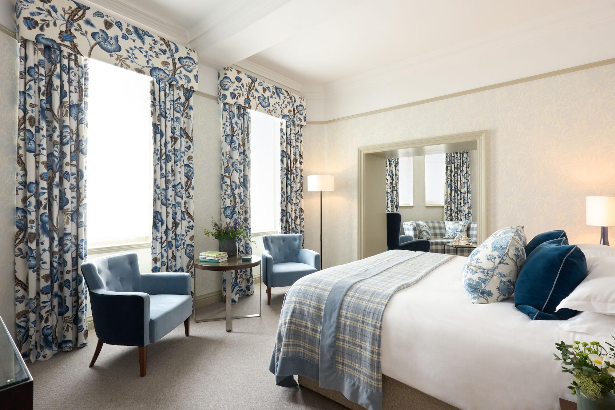 The Balmoral Hotel Edimburgo Esterno foto A bedroom at The Mitre