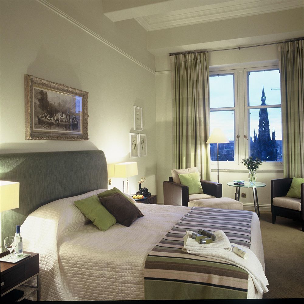The Balmoral Hotel Edimburgo Camera foto A room at the hotel