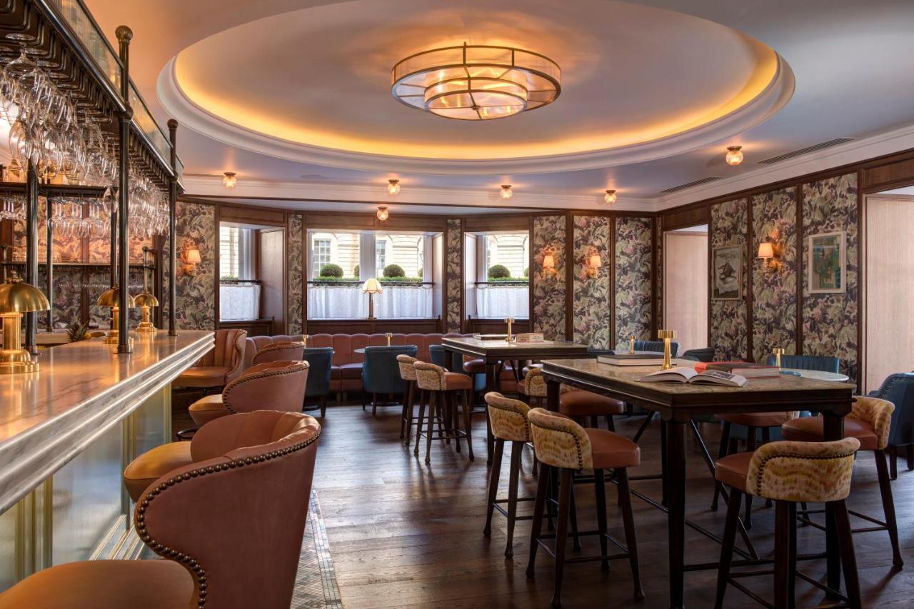 The Balmoral Hotel Edimburgo Esterno foto The bar at the Ivy, St John's Wood